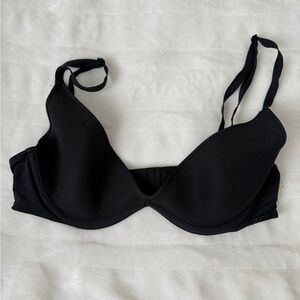 SKIMS WEIGHTLESS SCOOP
BRA